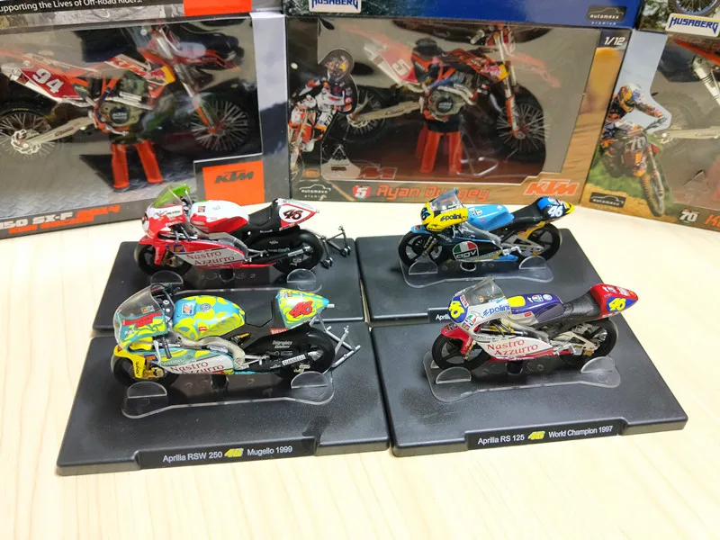 

1:18 Scale VALENTINO ROSSI No.46 Motorcycle Diecast Aprilia 1996 1997 1998 Collection Toys Model for Children