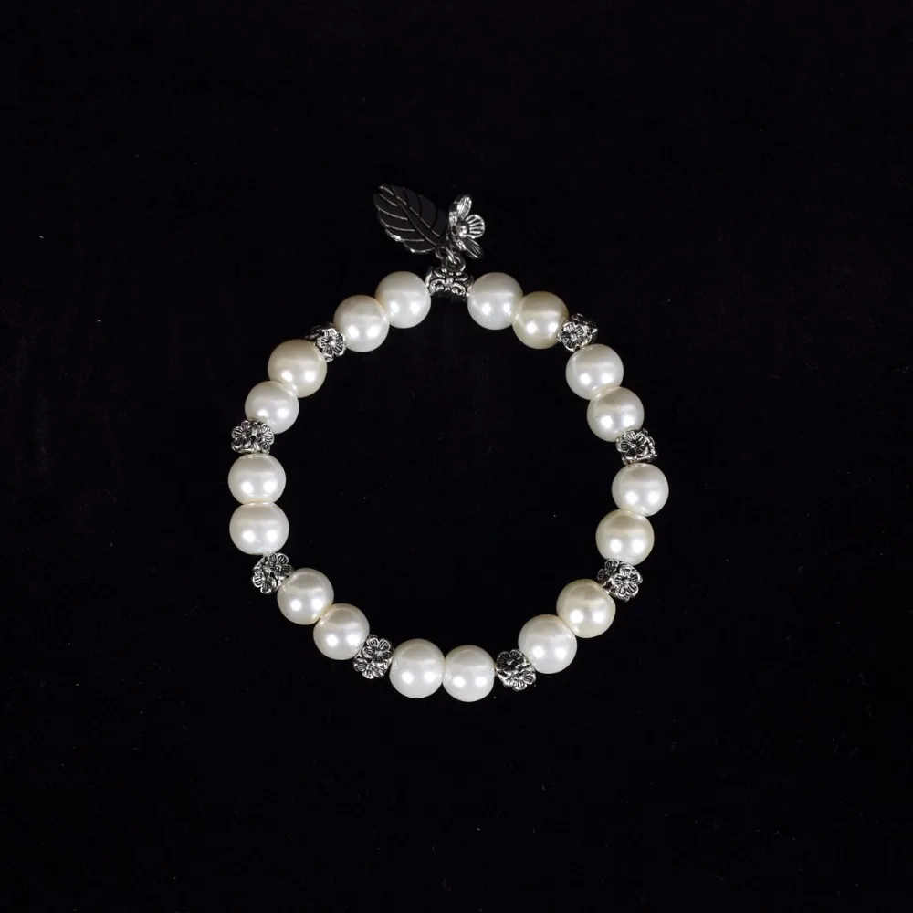 

Fashion pearl bracelet, is the girl's best gift, beaded bracelet, silver leaf pendant bracelet.