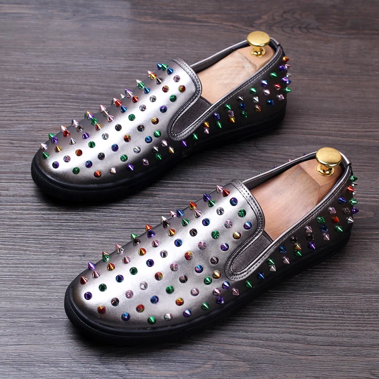 Jack willden европейские размеры 38–43 мужские, стильные, итальянские кожаные туфли обувь для вечеринки, свадебные туфли с шипами лоферы с заклепками Повседневное Для мужчин s комнатные туфли; обувь