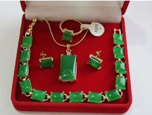 

*******Beautiful green jade 18K GP Pendant Bracelet Earring Ring Jewellery set