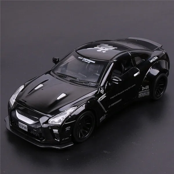 

Nissan GRT Super Run Car Model 1:32 Simulation Alloy Toy Car Pull Back Children's Sports car toy Portable Toys For Kids