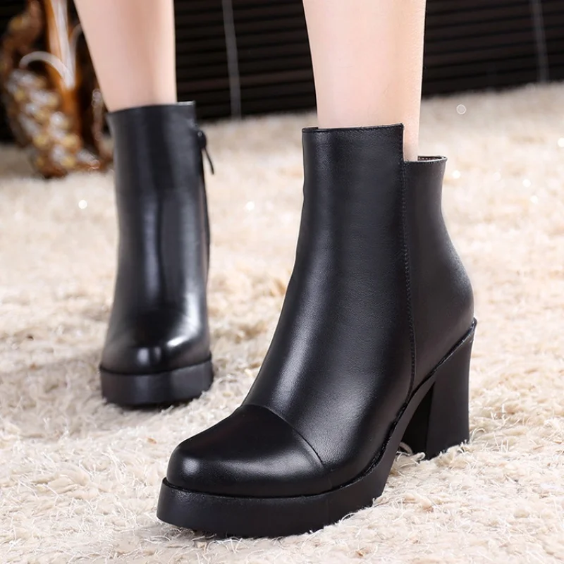 2016 autumn and winter new Korean short sleeved high heeled round boots
