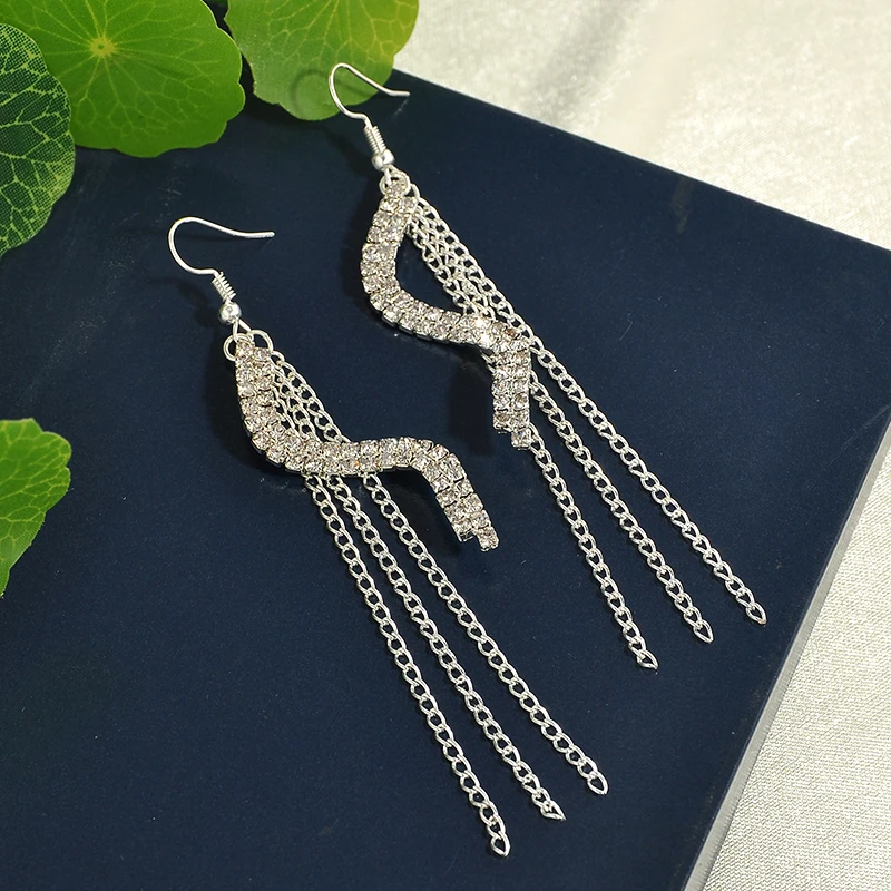 

2016 OL Fashion Long Tassels Rhinestone Wedding Silver Plated Drangle Earring Earrings For Women Statement jewelry