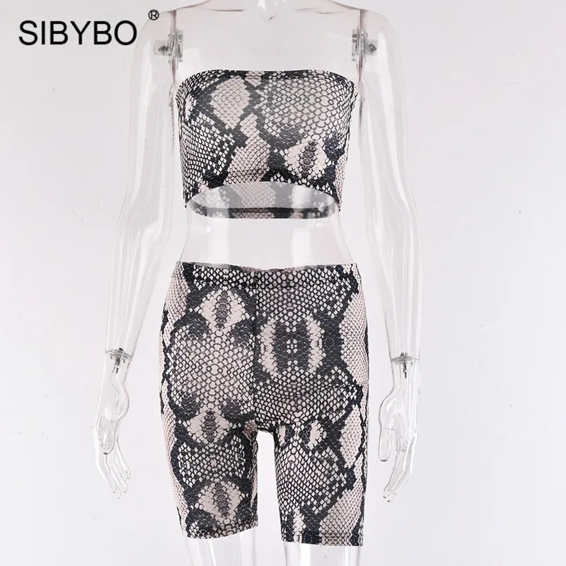 Sibybo, змеиная кожа, принт, без бретелек, сексуальный комплект из двух частей, женский комбинезон с открытыми плечами, укороченный топ и шорты, комплект, повседневный короткий комбинезон