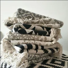 Персидский марокканский декоративные Черный и белый цвета серый геометрический линии ковра в ковер в Придверный коврик. Сушить в подвешенном состоянии декоративные рисовать