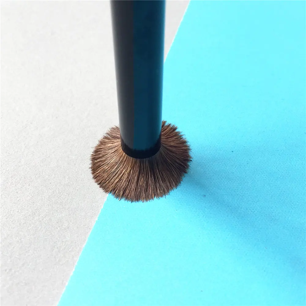Bobbi Brown Eye Contour Brush _ 4