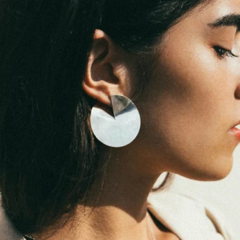 

New Personality Glossy Metal Round Stud Earrings For Women Brincos Statement Jewelry Simple Party Jewelry Earings Fashion