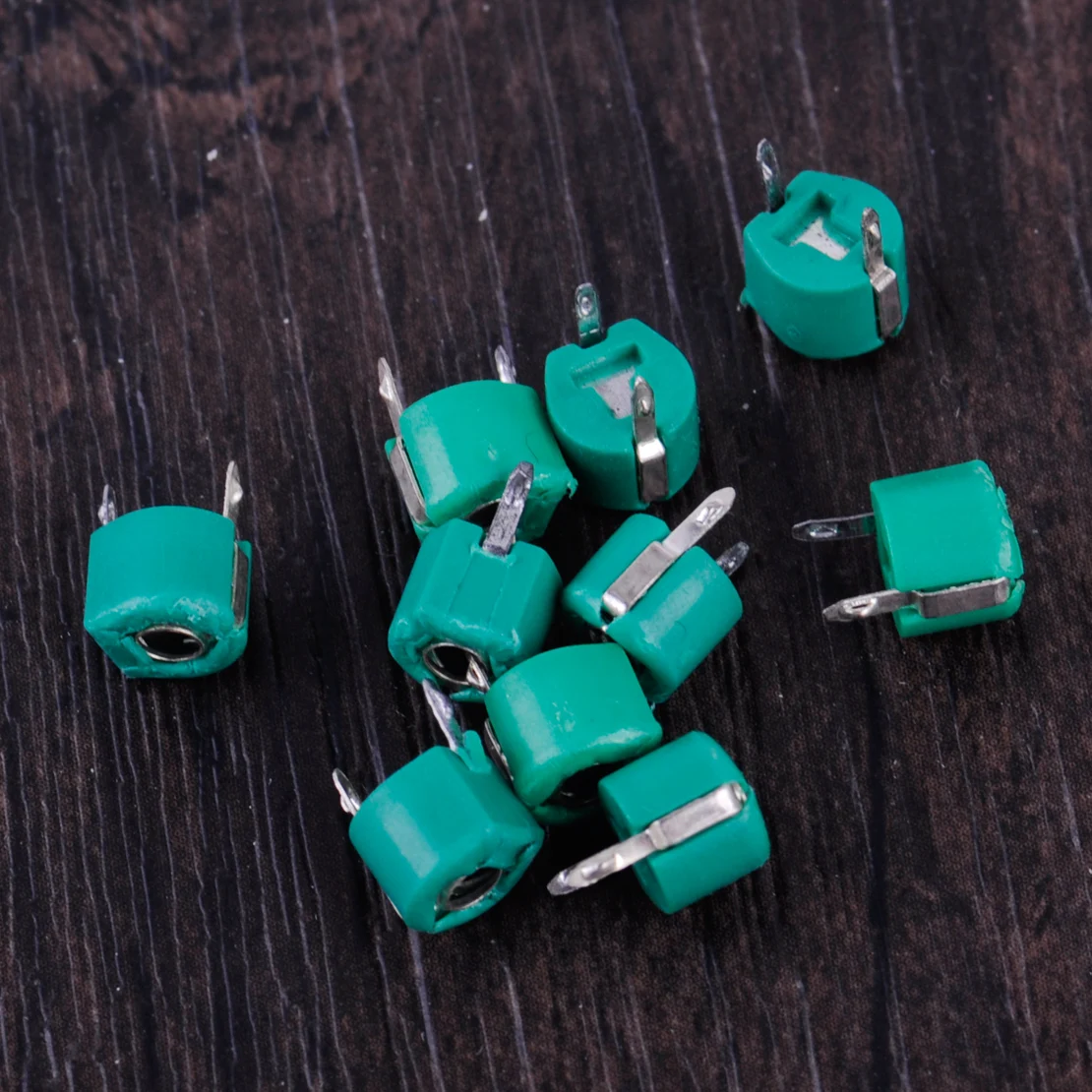 

LETAOSK New 10pcs Metal 30pF 2 Pins Plastic Adjustable Variable Trimmer Capacitor Adjusting the Frequency