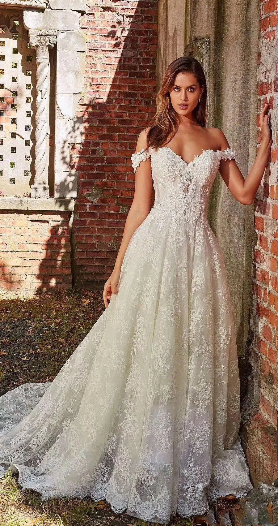 hot-off-the-shoulder-lace-wedding-dresses-a-line-appliques-with-court-train-long-bridal-gown-sexy-back-wedding-gown