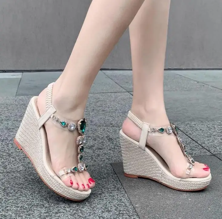 

Stylish new water diamond transparent high buckle wedges for summer 2019