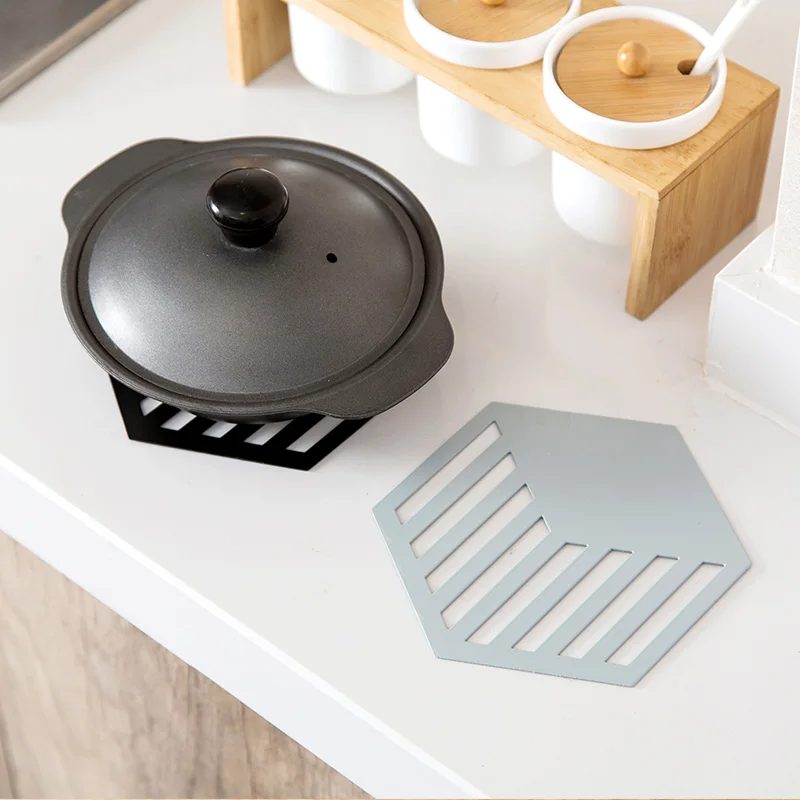 Japanese style wrought iron coaster pot mats Creative insulation mat portable heat resistant mat