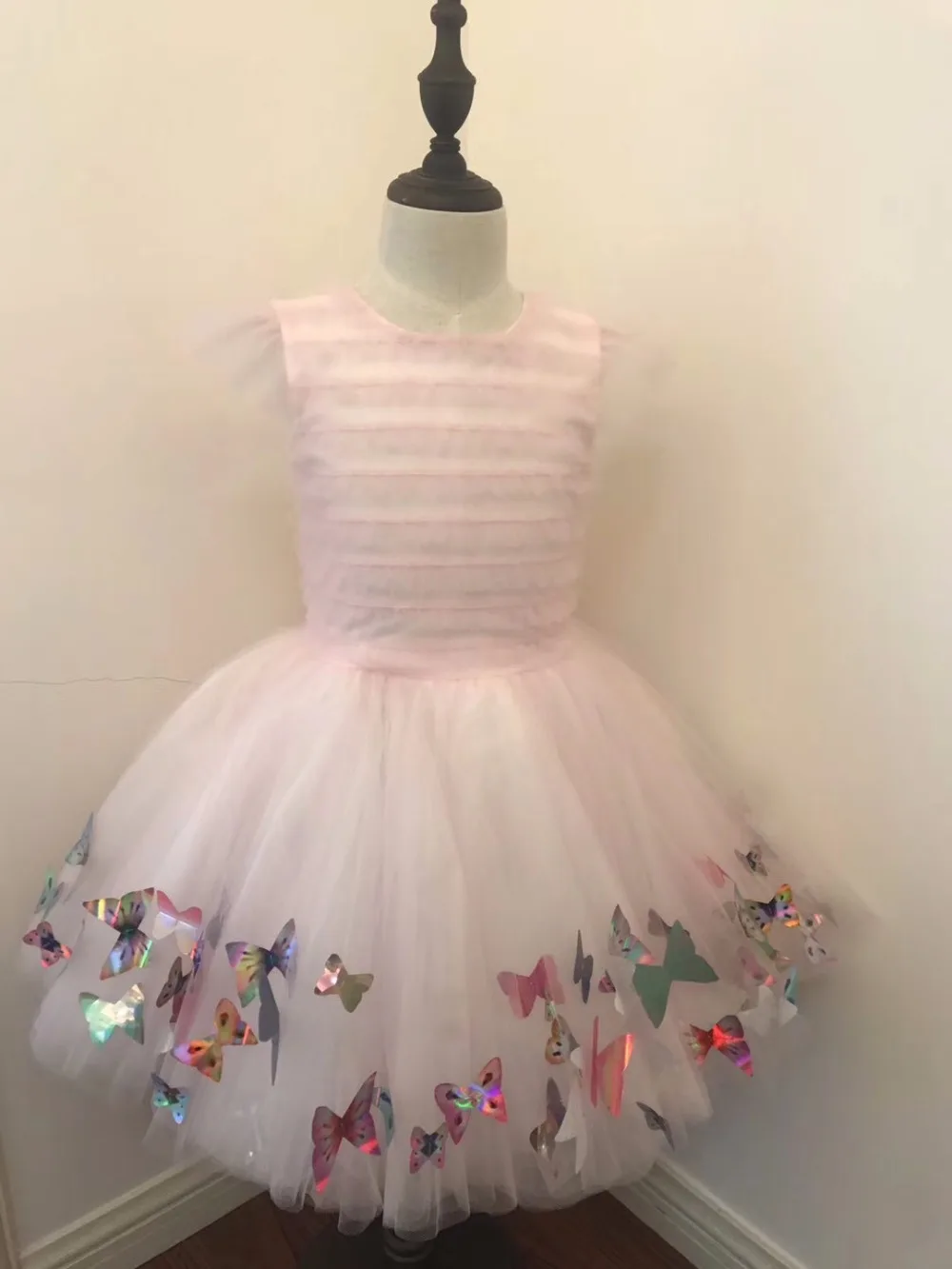 

retail 2018 Baby Girls Tulle Exquisite Lace Princess Girl Dress Baptism Party Prom dress Girls Wedding Birthday Gown shipment
