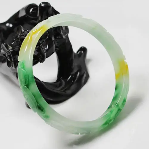 

2873 Beautiful Hand-carved Emerald Green Jadeite Jade Gems Bracelet Bangle
