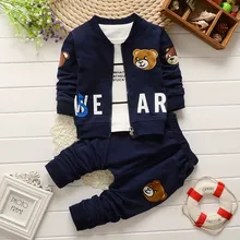 2016 nouveau printemps automne bébé garçon vêtements enfants avtive ours de bande dessinée vêtements 3 pcs ensembles enfants garçons manteau + T chemise + pantalon coton