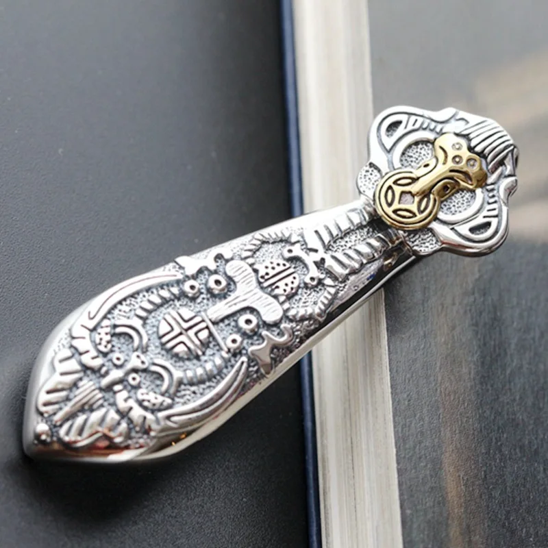 

925 sterling silver pendant by hand Thai silver restoring ancient ways is hollow-out ruyi pendant The sweater is hanged