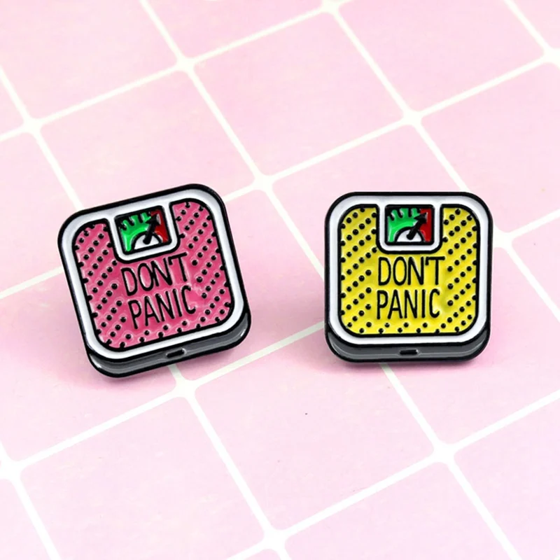 

Cartoon Don't Panic Pins Pink Yellow Body Weighing Scale Brooches Lapel Pin Denim Jeans Shirt Bag Fun Jewelry Gift For Friends