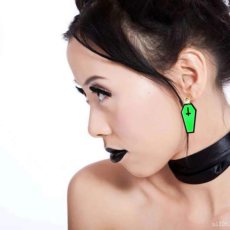 

Vampire Halloween Cross Coffin Casket Acrylic Pendent Necklace Charm Necklace Women Vintage Punk Cool Jesus Jewelry