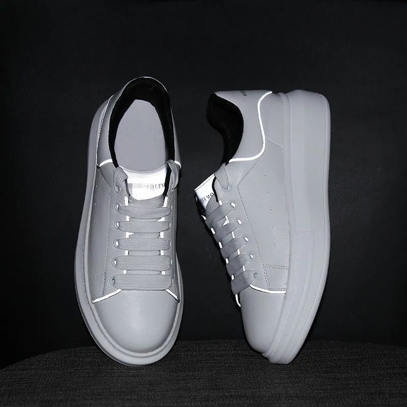 

Best selling luminous white shoes female models 2019 spring and autumn new fashion leather thick-soled breathable white shoes