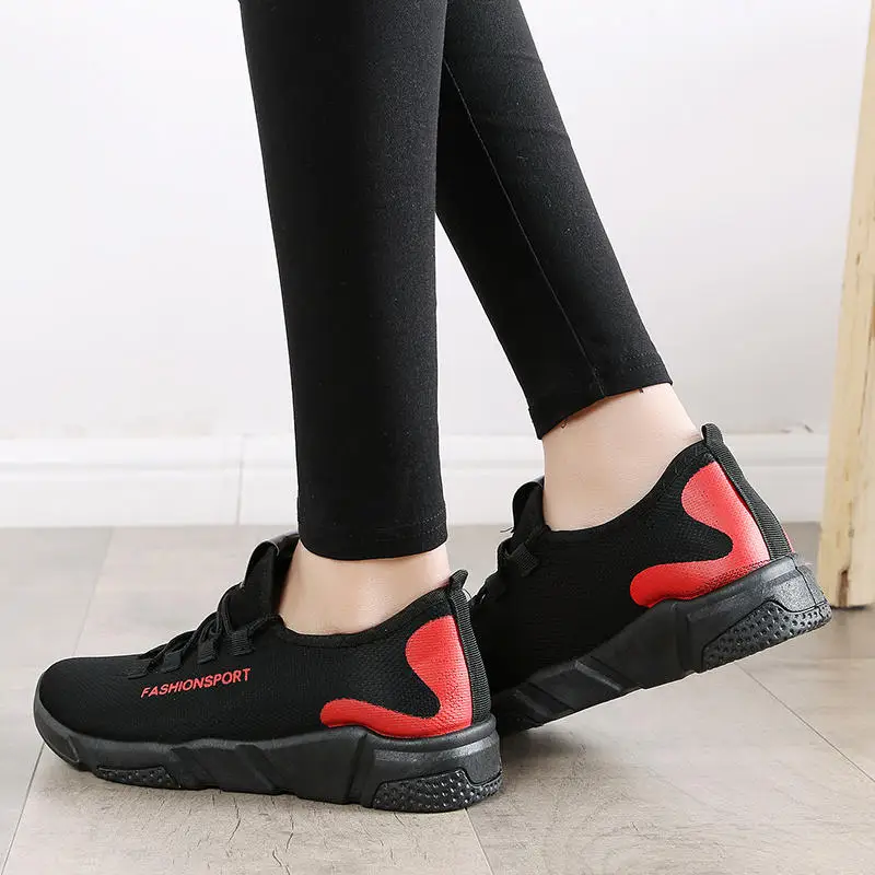 Мода года; женская повседневная обувь на шнуровке; кожаные кроссовки на толстой плоской подошве; теннисные туфли на танкетке; Цвет Черный; Баскетбольная обувь для прогулок