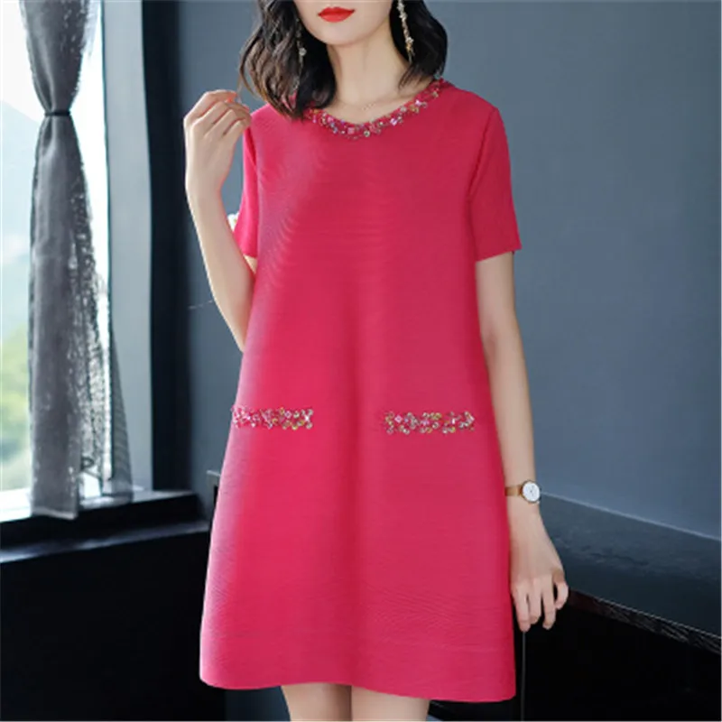 

2019 summer new women's solid color round neck short-sleeved fashion temperament miyak pleated beaded loose large size dress