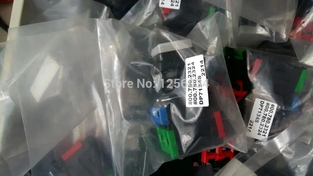 

30 pieces of buttons(00.780.2321/00.780.2324) and 10 fuelles bellows, length=80mm (L2.072.324/03)