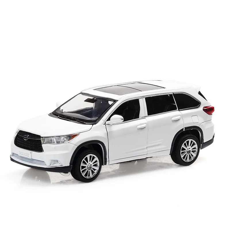 Kopen Hot koop 132 Toyota Highlander legering model, simulatie kinderen geluid en licht trek off road model speelgoed, gratis verzending