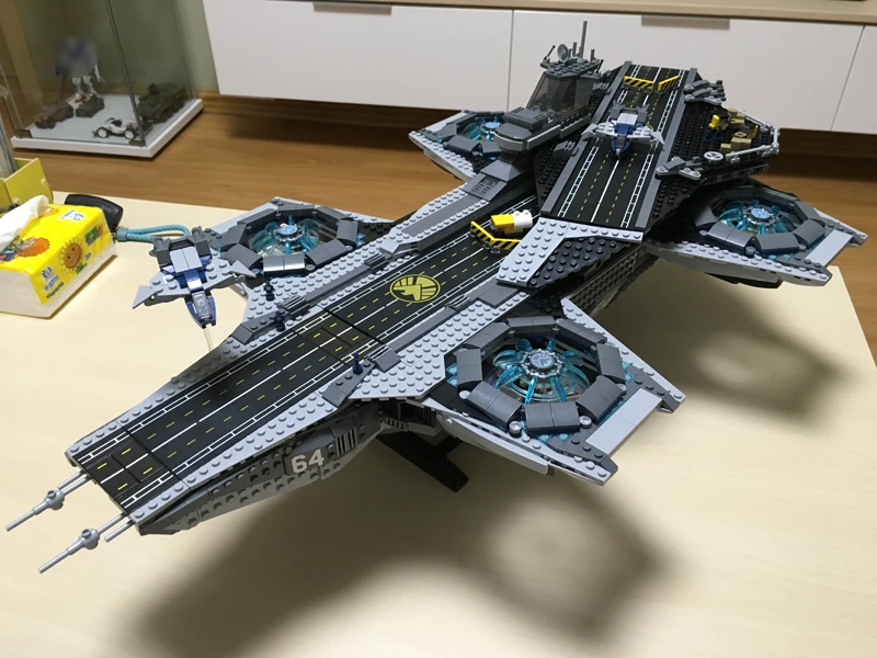 

Super Heroes Toys Fit 76042 Building Blocks The SHIELD Helicarrier Model Brick Educational Toy for Children Gifts 3057pcs