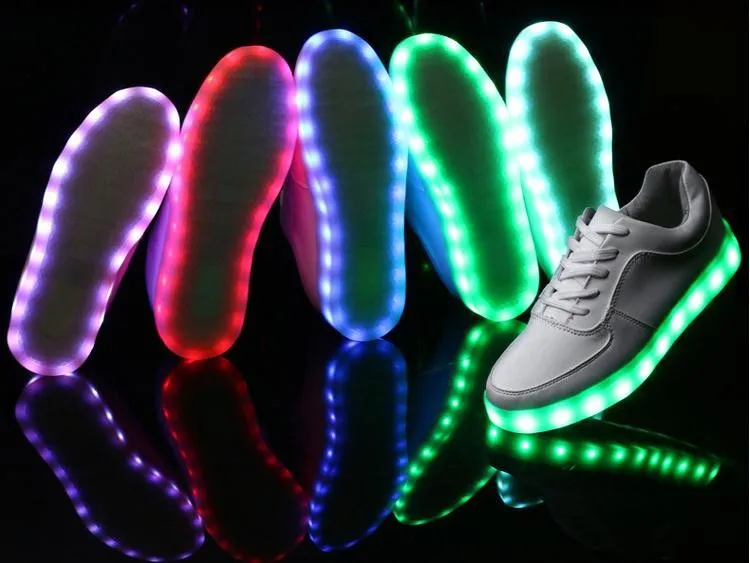 светящаяся дорожка на даче. неоновые браслеты. светящиеся игрушки в темноте. флуоресцентная краска. жидкости которые светятся.