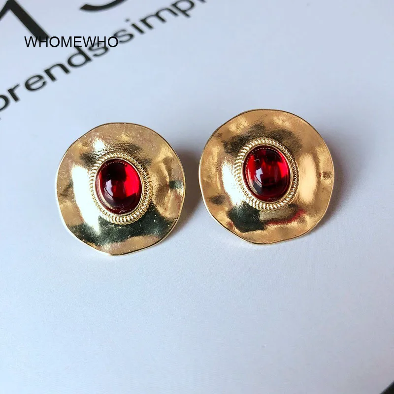 

Gold Alloy Hammered Round Metal Red Oval Resin Stone Stud Earrings Indian Fashion Women Bridal Wedding Party Ear Jewelry