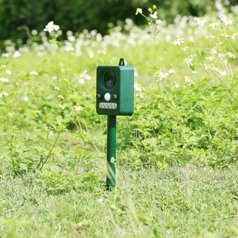 Multi-function bird repeller - solar function, infrared light flashing animal drive, suitable for outdoor use. LF01-239