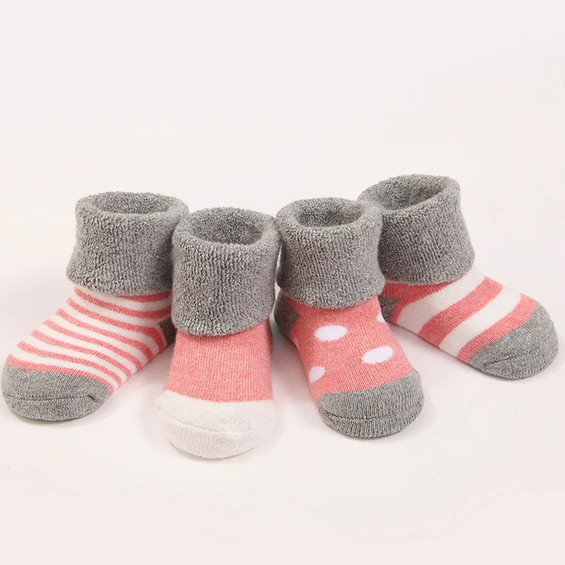 Joyo Roy/4 пары теплых бархатных носков для новорожденных мальчиков и девочек, зимние толстые теплые нескользящие носки из кораллового флиса для 0-3 лет - Цвет: pink grey