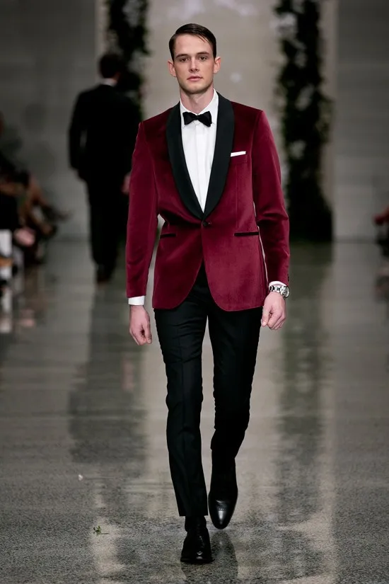 2016 Runway Fashion Burgundy Shawl Lapel Velvet Wedding Tuxedos Groom