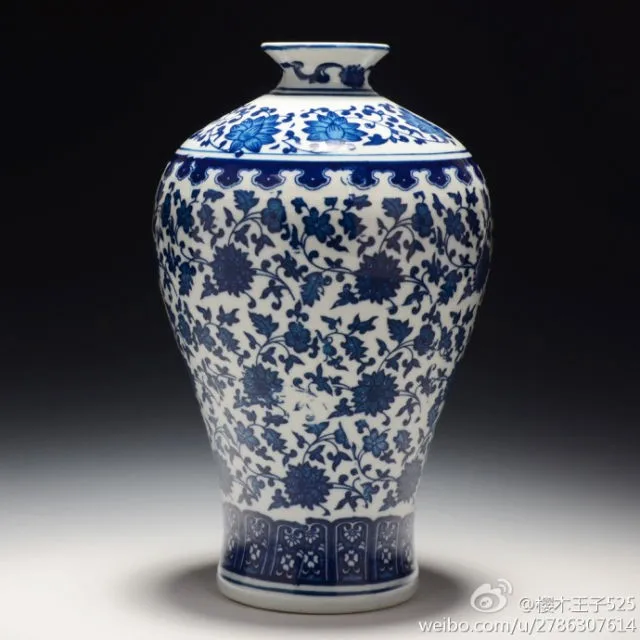 

TNUKK Exquisite Archaize Chinese Blue and White Porcelain Vase, Home Decorate Vase with Qianlong mark.