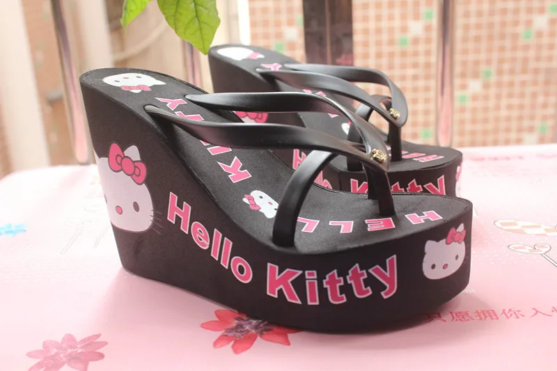 hello kitty flip flops womens