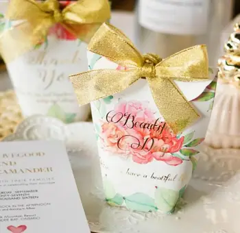 

50 Pcs New Arrival Flower Printed Wedding Favors Candy Boxes Paper Bomboniera Sachet Candy Bags Party Favors Gift Box