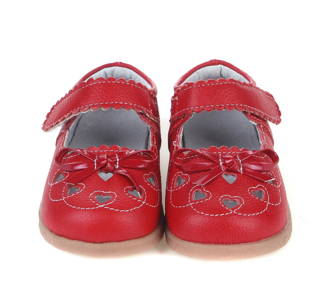 Кожаные туфли для девочек; белые туфли mary jane с вырезами в виде сердечек и бабочек; детская обувь для крещения; свадебные полусандалии