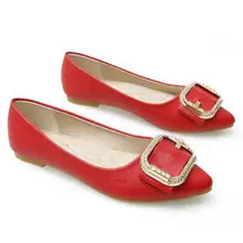 Размеры 34-43 для женщин; Большие размеры обувь на плоской подошве со стразами Стразы пряжкой тонкие туфли Для женщин s кожаные мокасины, декорированные Туфли без каблуков; женские лоферы без застежки