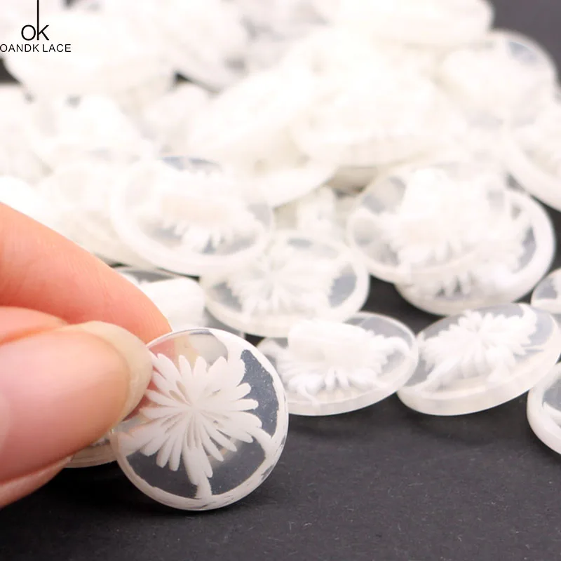 

50 pcs / lot DIY Handmade Accessories White 2 Holes Mini-buttons Wide 1.6cm Decoration Button High Quality Cheap