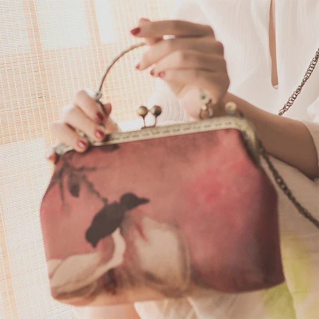 

Angelatracy 2019 New Arrival Handmade Silk Flower Yulan Magnolia Metal Frame National Handbag Evening Bag Totes Day Clutches