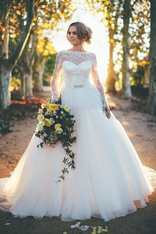 

free shipping thermal imager strapon ball gown bow features closure Re-embroidered lace crystal train wedding dress long sleeve