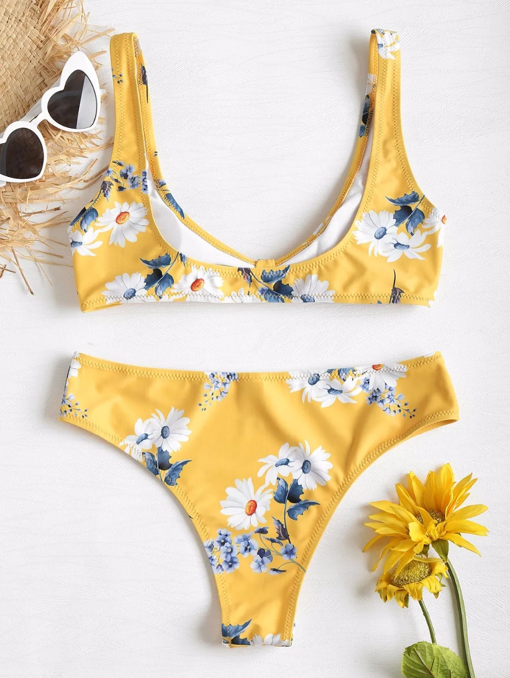 Knot Daisy Print Cupshe Little Daisy Bikini Set Women Summer Swimsuit ...