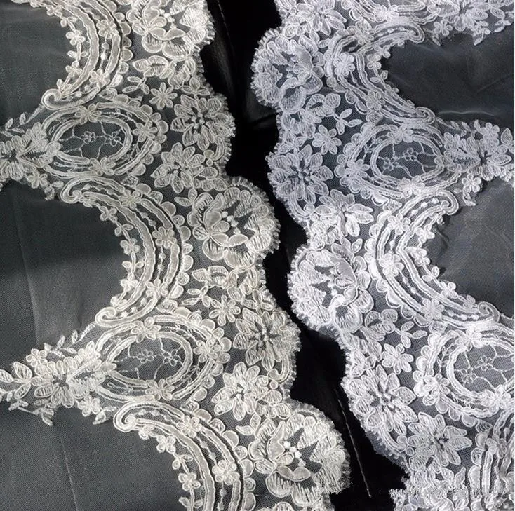 bridal-veil-3-m-cathedral-wedding-veil-long-lace-edge-bridal-veil-with-comb-wedding-accessories (1)