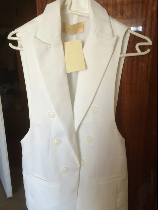 sleeveless blazer