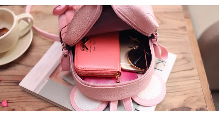 2927643219_1964996055