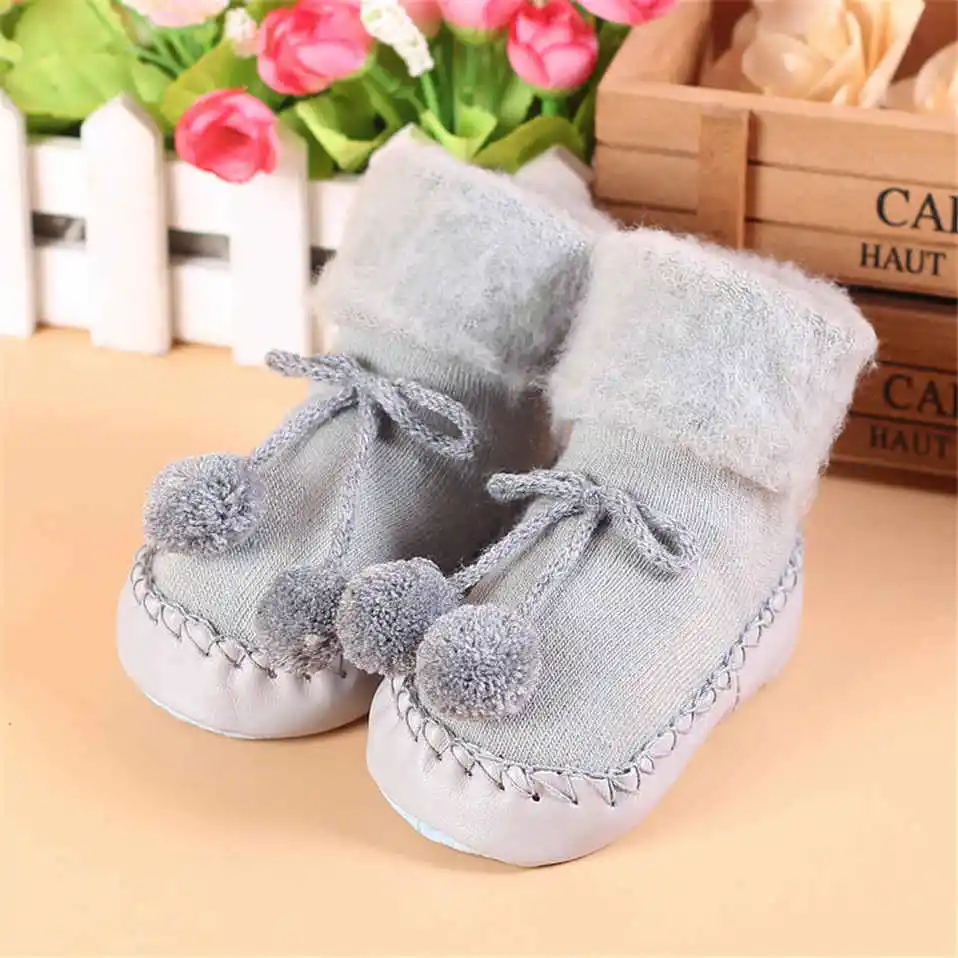 Носки для новорожденных мальчиков и девочек с противоскользящей подошвой, домашние носки из искусственной кожи с мягкой подошвой носки-тапочки для малышей