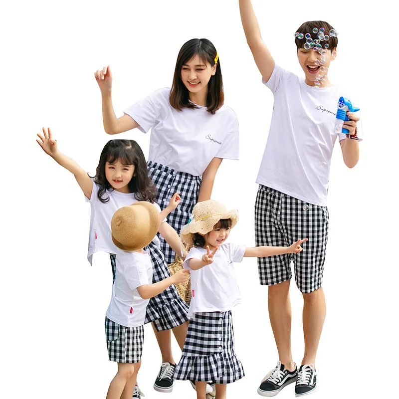

South Korean summer wear family wear 2019 new short sleeve white T-shirt mother and daughter skirt family of four family suit