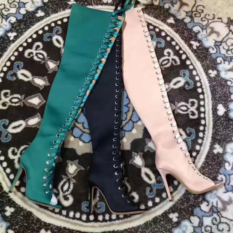 Новинка 2017 года Дизайн Для женщин с открытым носком Атлас джинсовые сапоги выше колена Кружево-гладиаторы на шнуровке Сапоги и ботинки для