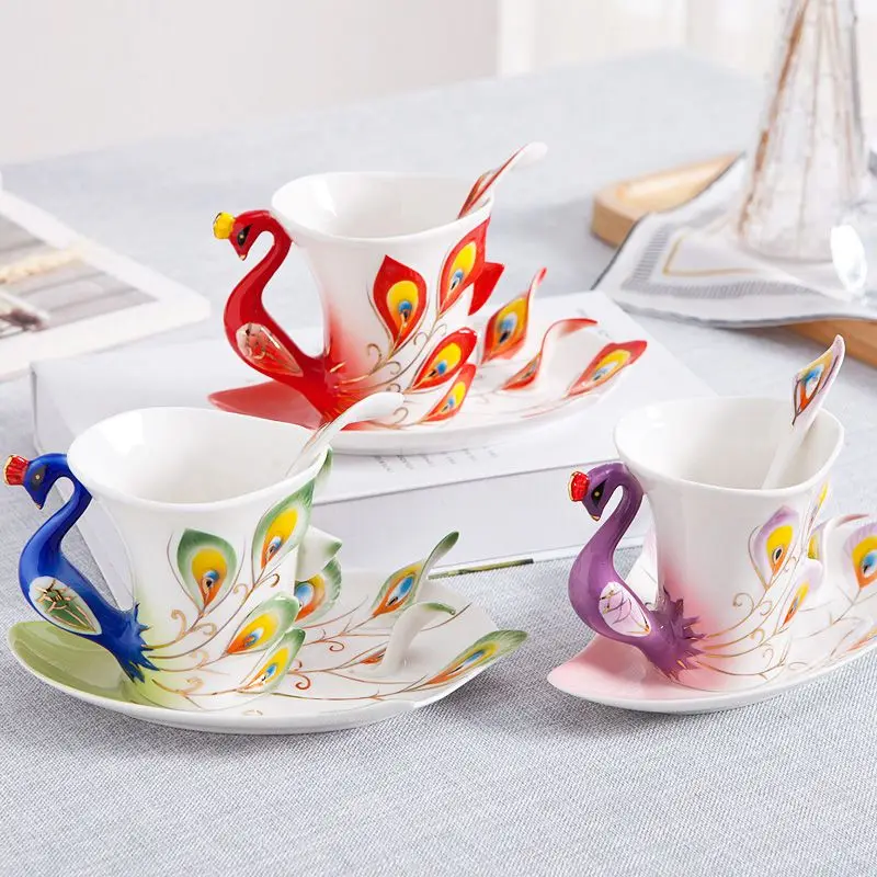 

3D Animals Color Enamel Porcelain Cup 1 Pcs Peacock Coffee Cup Creative Mugs Ceramic with Saucer and Spoon Coffee Tea Sets