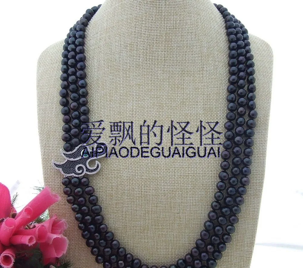 

28'' 3 Strands Black Round Pearl Necklace CZ Pendant