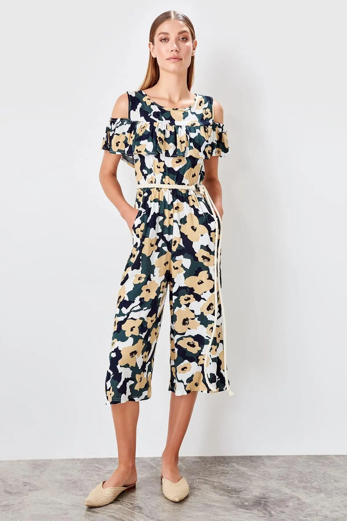 

Trendyol Multicolour Ruffle Detail Jumpsuit TWOAW20TU0036